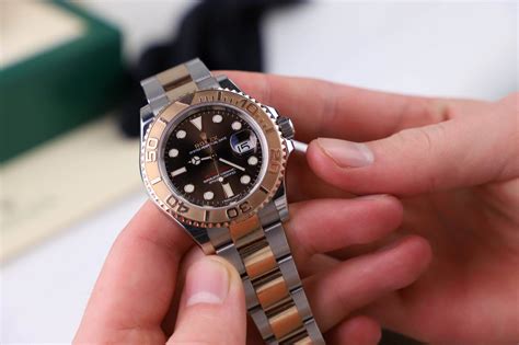 Comment remonter votre Rolex (avec images) 